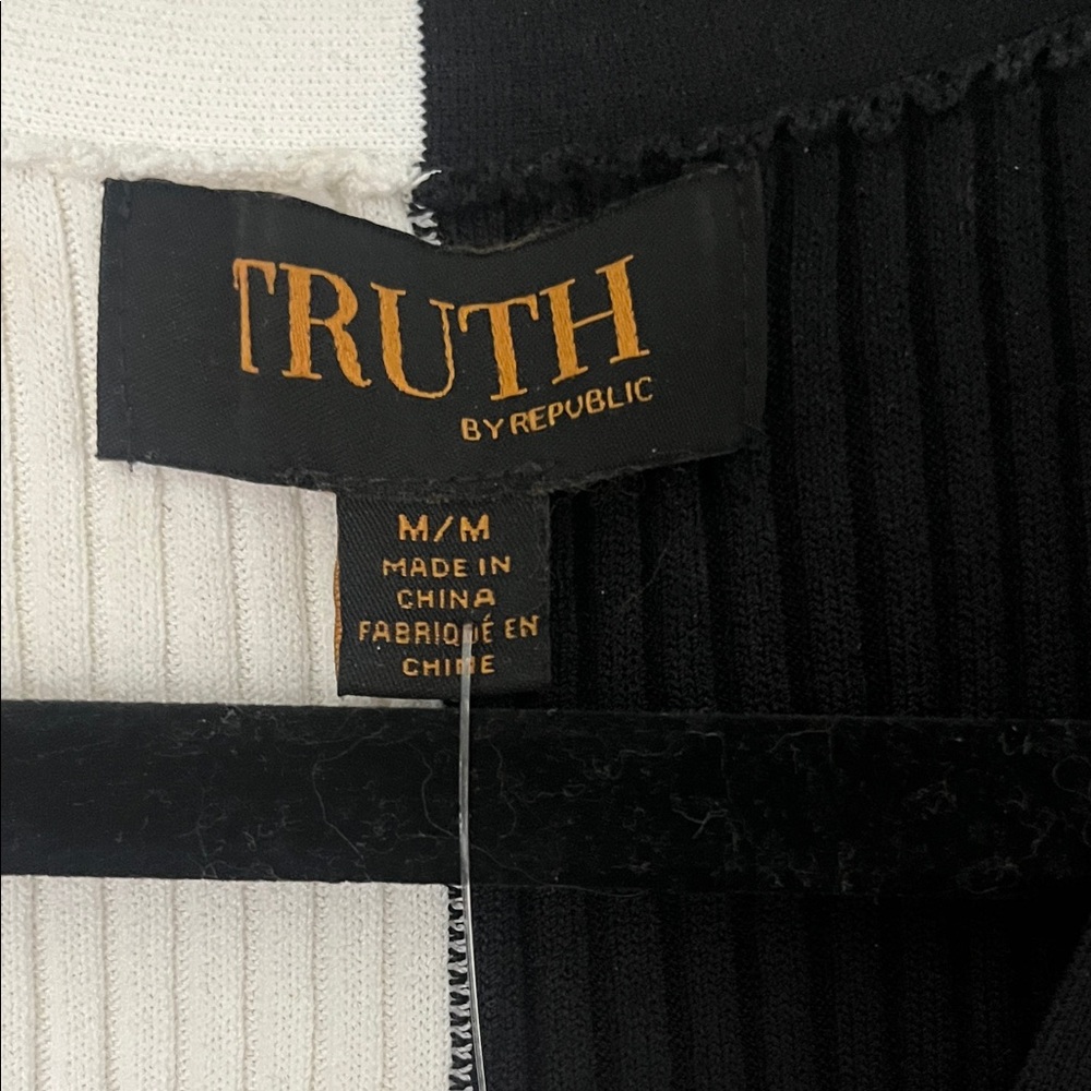 Truth Two-Tone Black and White Short Sleeve Cardigan - Picture 2 of 3
